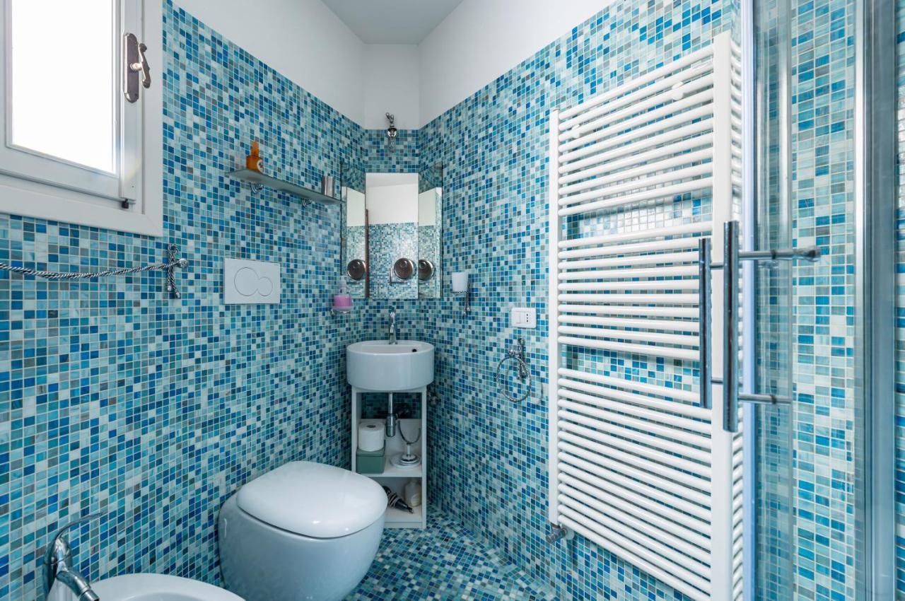 Arsenale Duplex Apartment Venesia Bagian luar foto